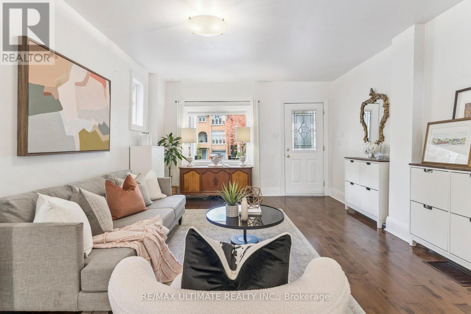 221 Erskine Avenue, Toronto, Ontario  M4P 1Z5 - Photo 8 - C12463154