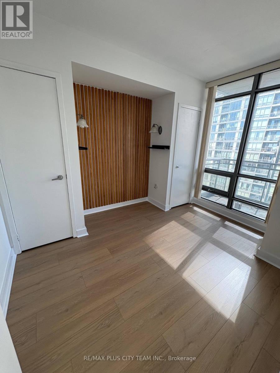 1008 - 5 Mariner Terrace, Toronto, Ontario  M5V 3V6 - Photo 8 - C12463202