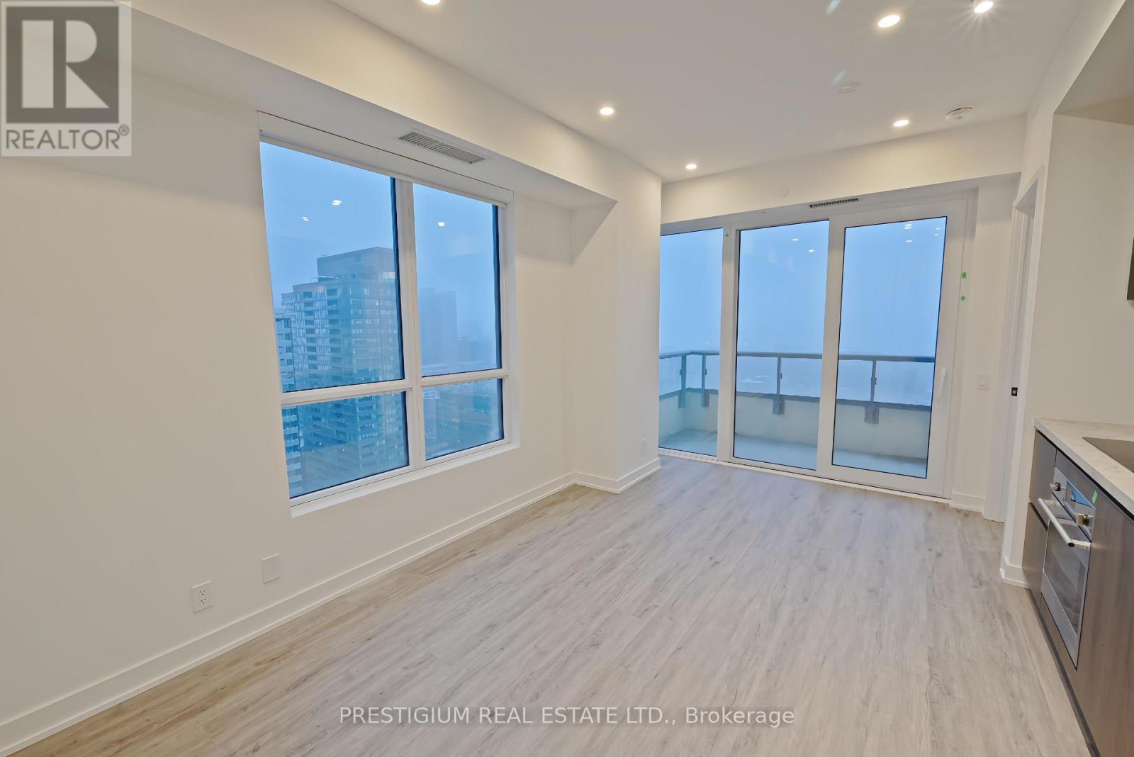 3510 - 108 Peter Street, Toronto, Ontario  M5V 0W2 - Photo 3 - C12463252