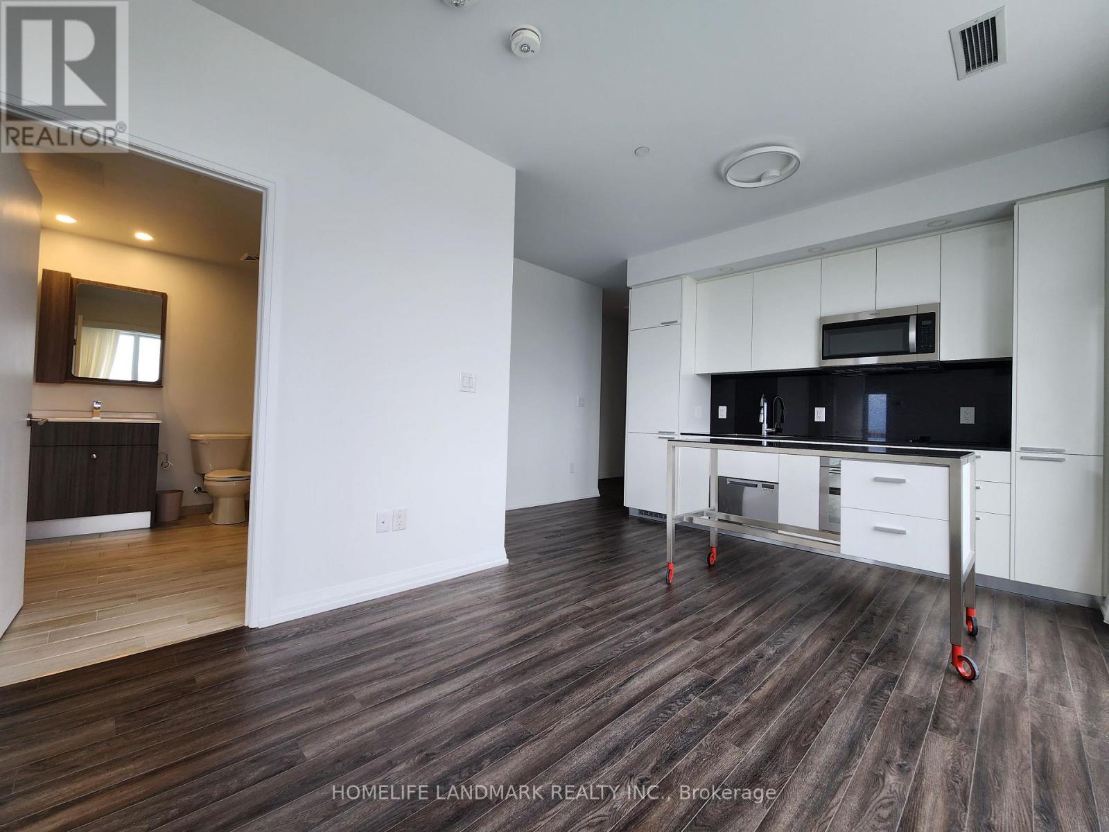 2902 - 75 Canterbury Place, Toronto, Ontario  M2N 0L2 - Photo 4 - C12463269