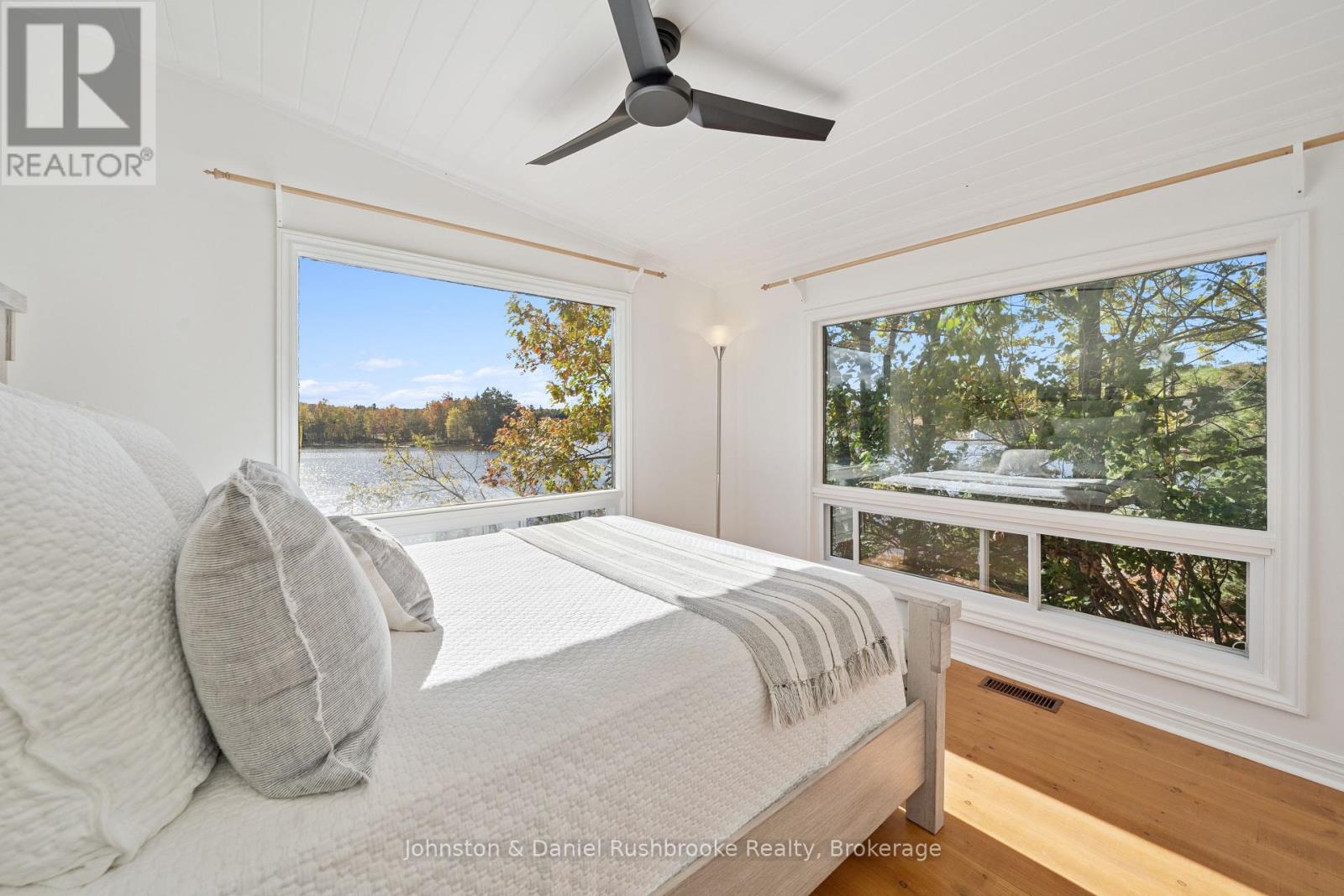 1042 El-Kee Point Lane, Muskoka Lakes, Ontario  P0B 1J0 - Photo 12 - X12463395