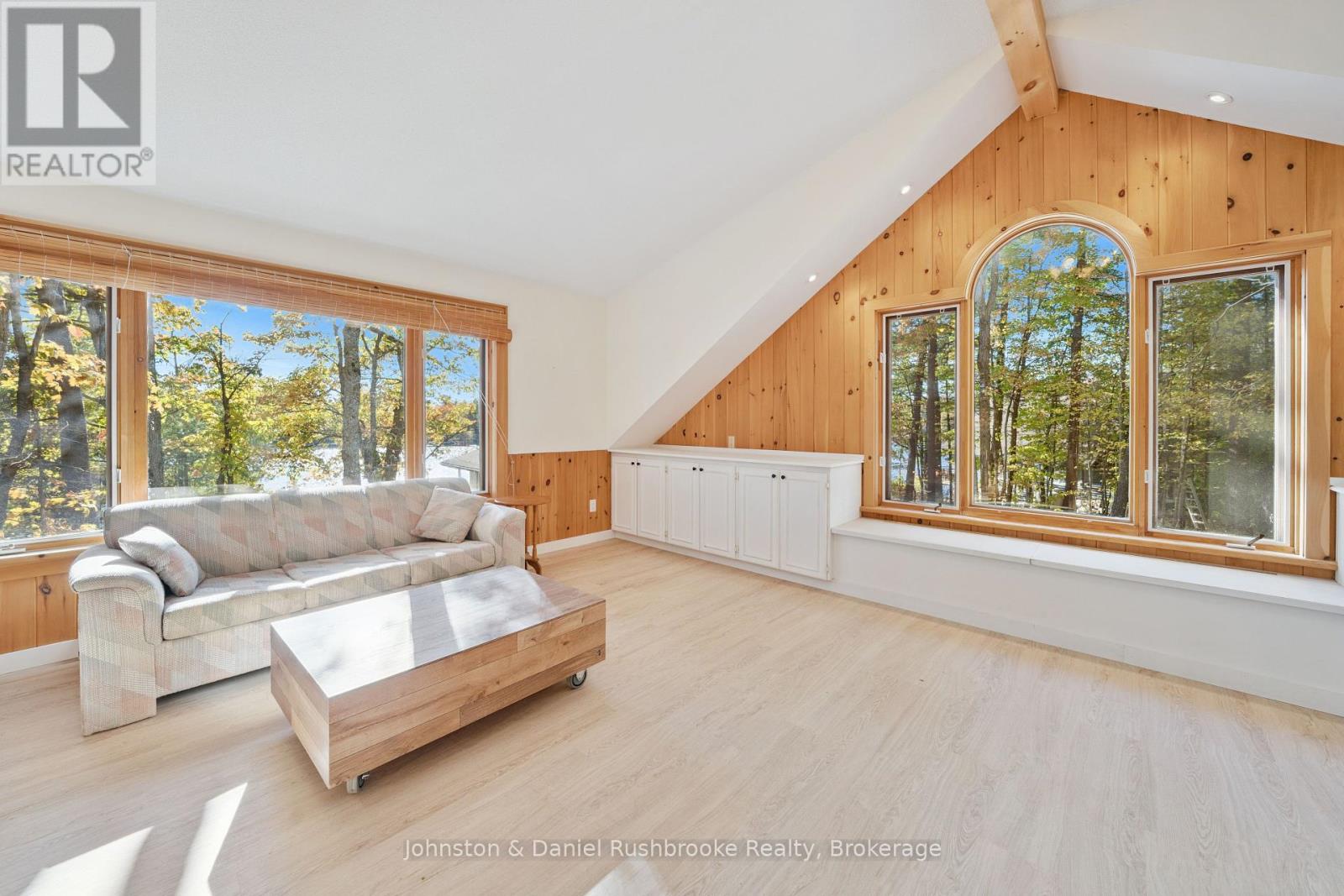 1042 El-Kee Point Lane, Muskoka Lakes, Ontario  P0B 1J0 - Photo 21 - X12463395
