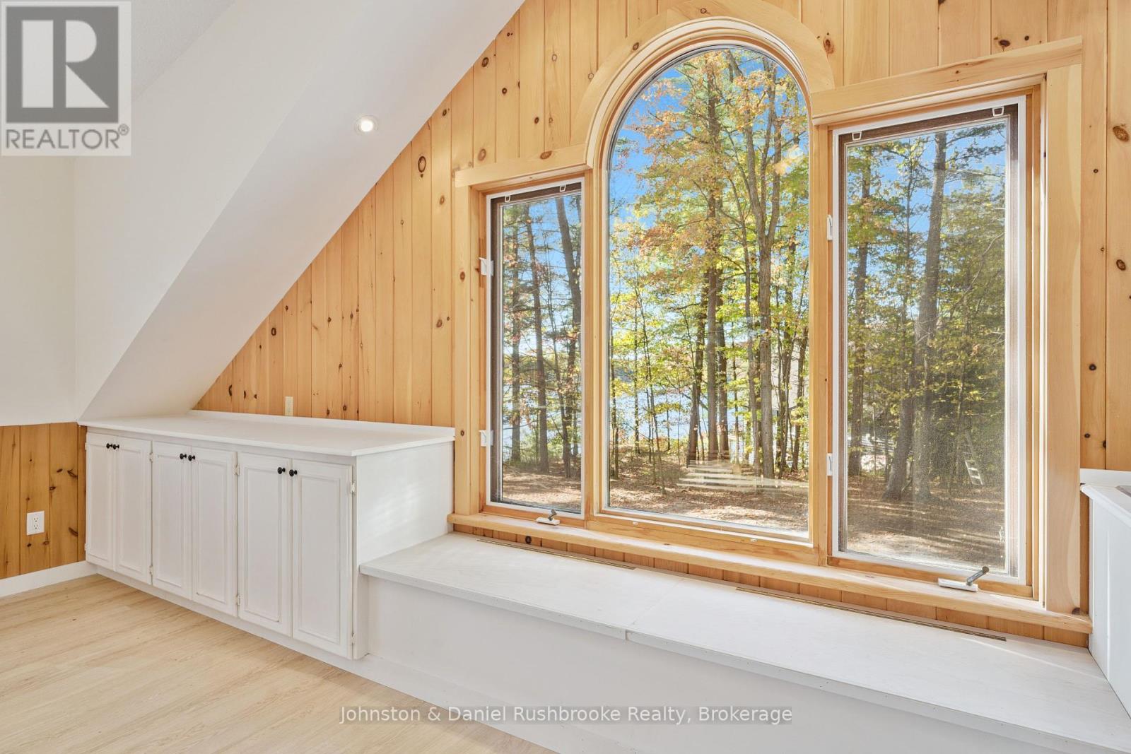 1042 El-Kee Point Lane, Muskoka Lakes, Ontario  P0B 1J0 - Photo 23 - X12463395