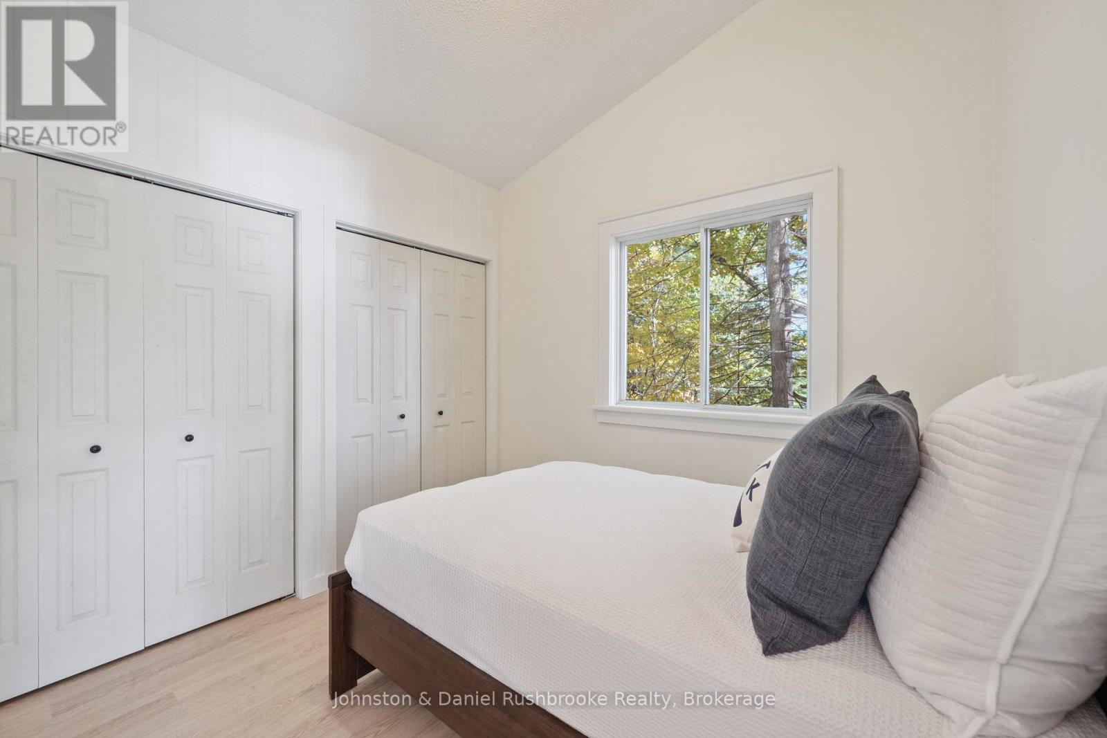 1042 El-Kee Point Lane, Muskoka Lakes, Ontario  P0B 1J0 - Photo 24 - X12463395