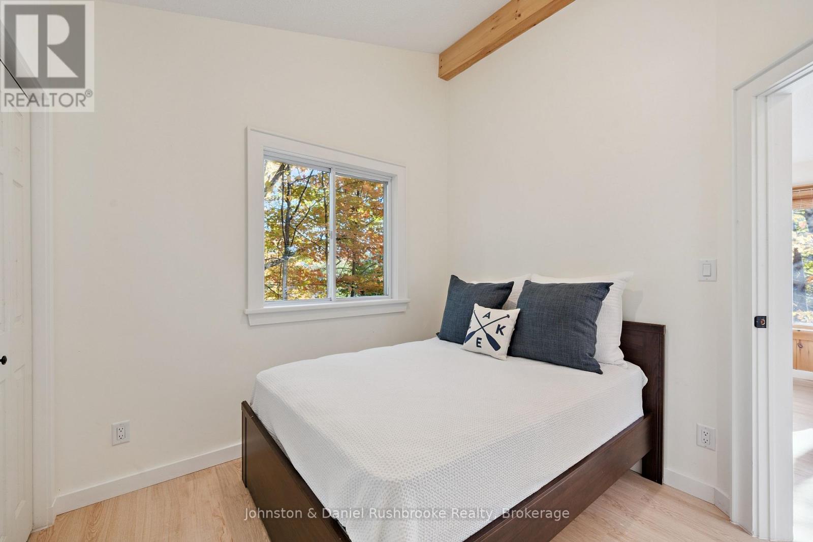 1042 El-Kee Point Lane, Muskoka Lakes, Ontario  P0B 1J0 - Photo 25 - X12463395