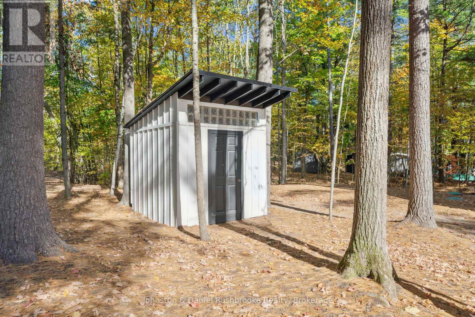1042 El-Kee Point Lane, Muskoka Lakes, Ontario  P0B 1J0 - Photo 27 - X12463395