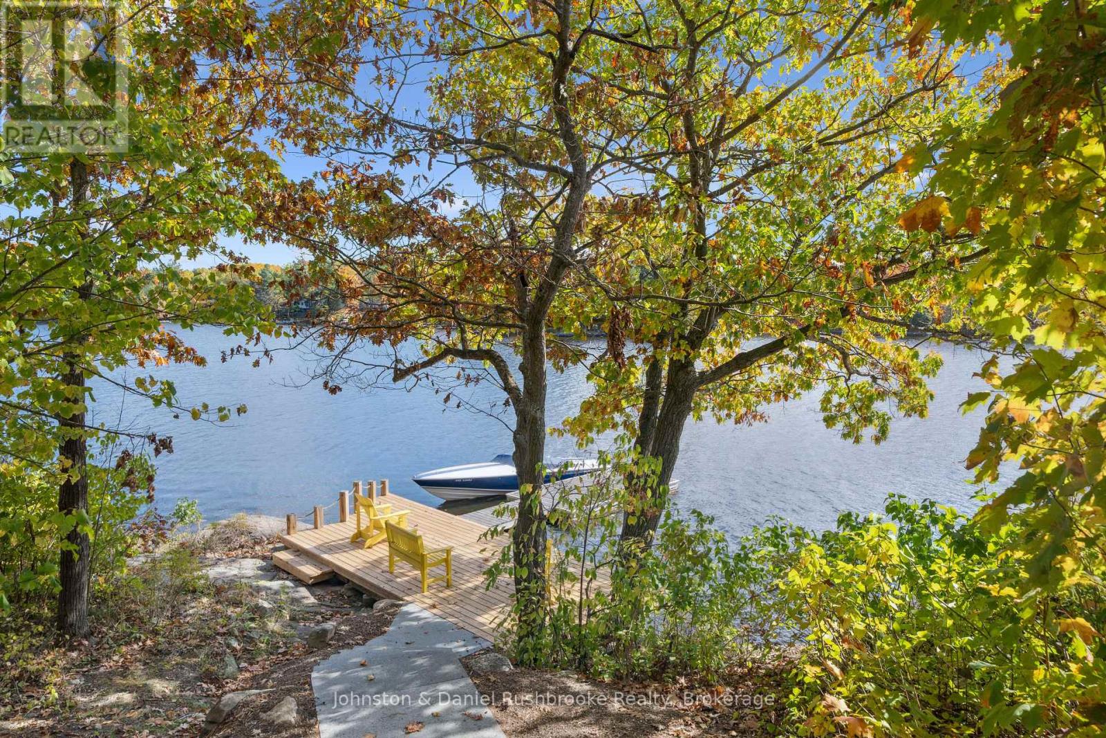 1042 El-Kee Point Lane, Muskoka Lakes, Ontario  P0B 1J0 - Photo 32 - X12463395