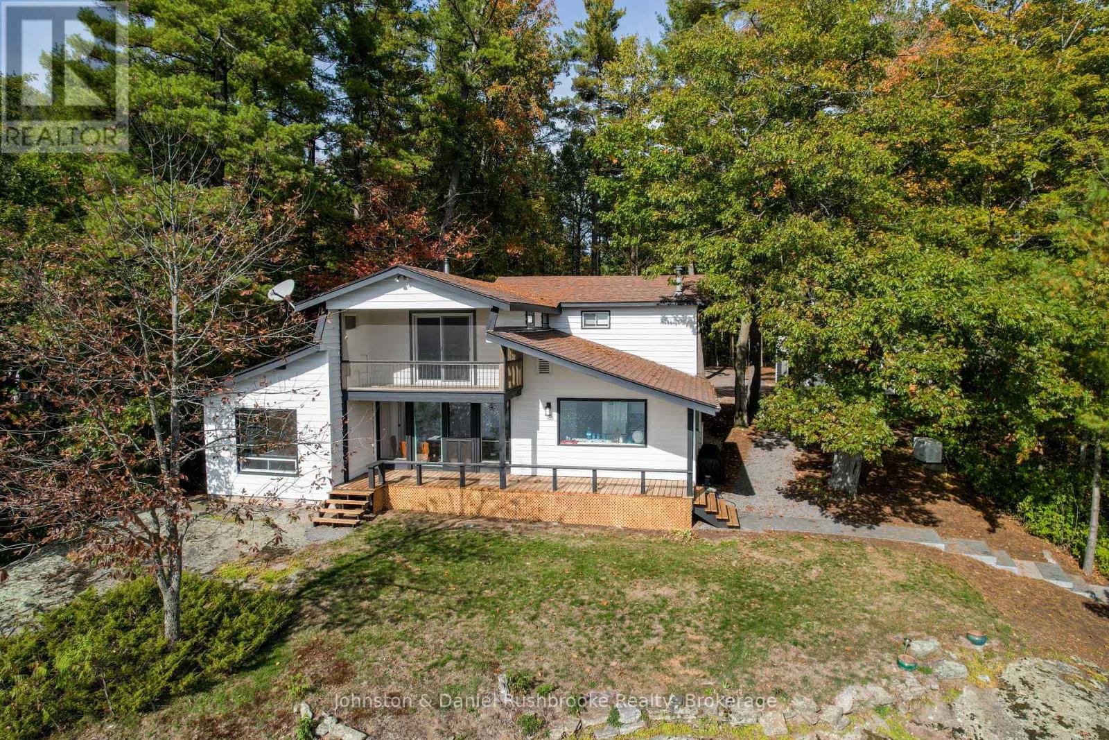 1042 El-Kee Point Lane, Muskoka Lakes, Ontario  P0B 1J0 - Photo 4 - X12463395