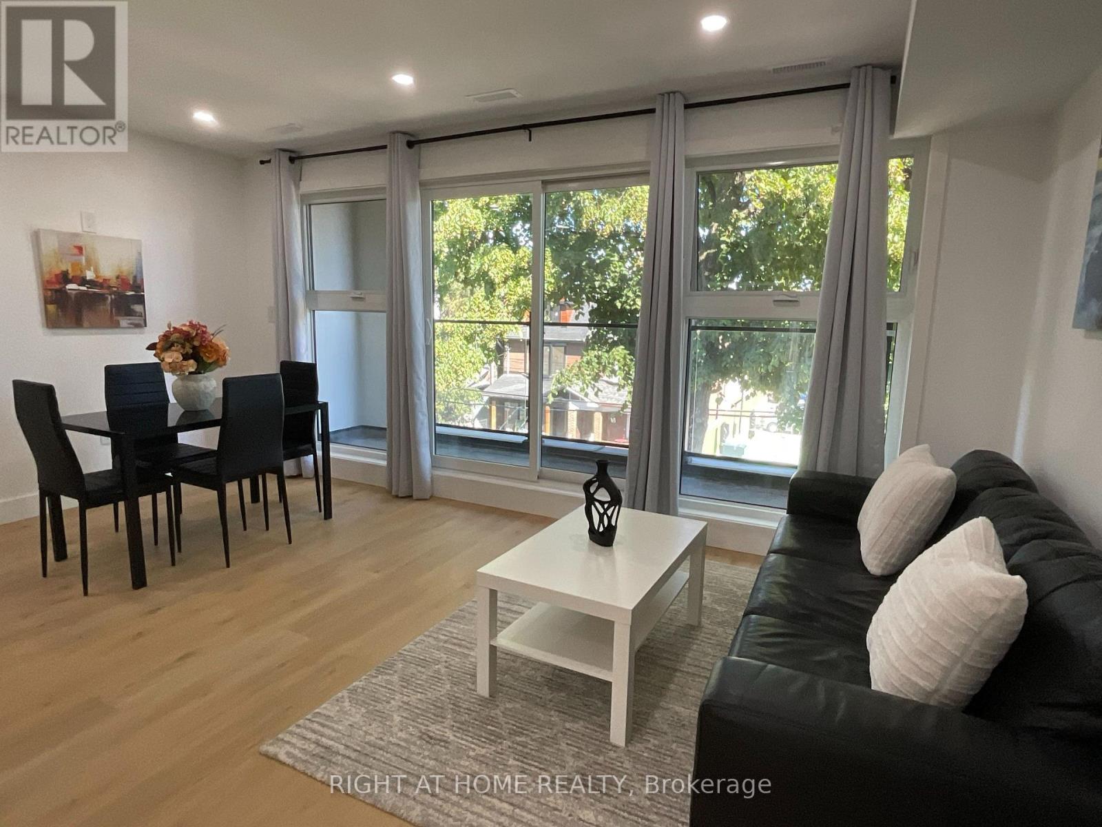 674 Manning Avenue W, Toronto, Ontario  M6G 2W4 - Photo 12 - C12463307