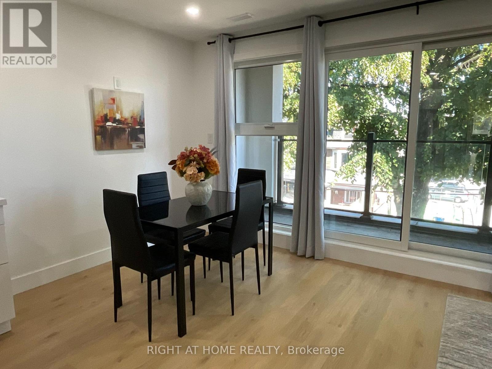 674 Manning Avenue W, Toronto, Ontario  M6G 2W4 - Photo 13 - C12463307