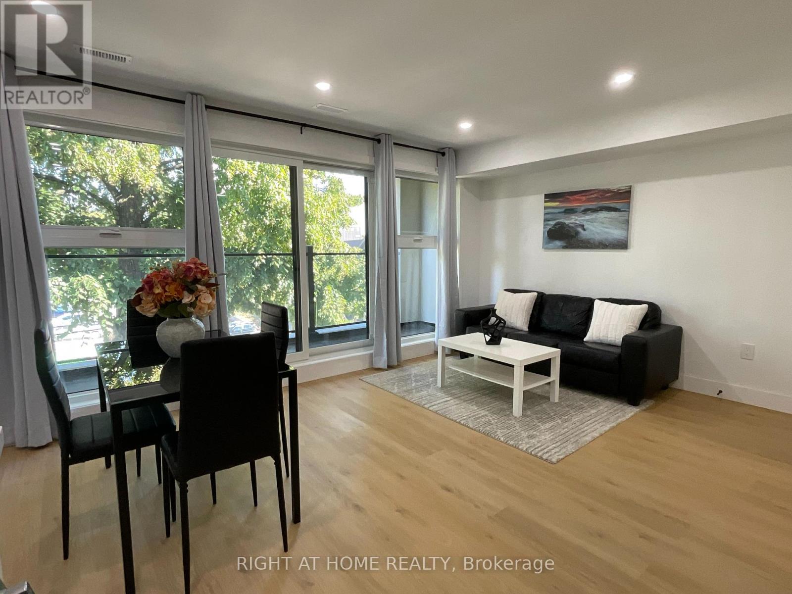 674 Manning Avenue W, Toronto, Ontario  M6G 2W4 - Photo 20 - C12463307