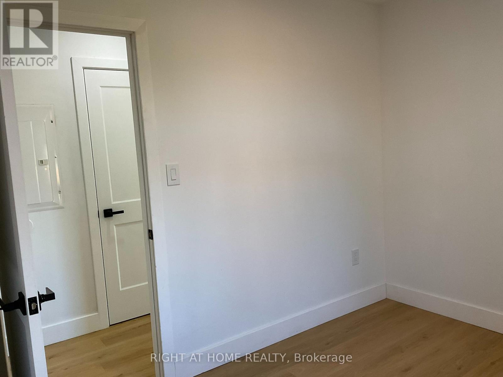 674 Manning Avenue W, Toronto, Ontario  M6G 2W4 - Photo 23 - C12463307