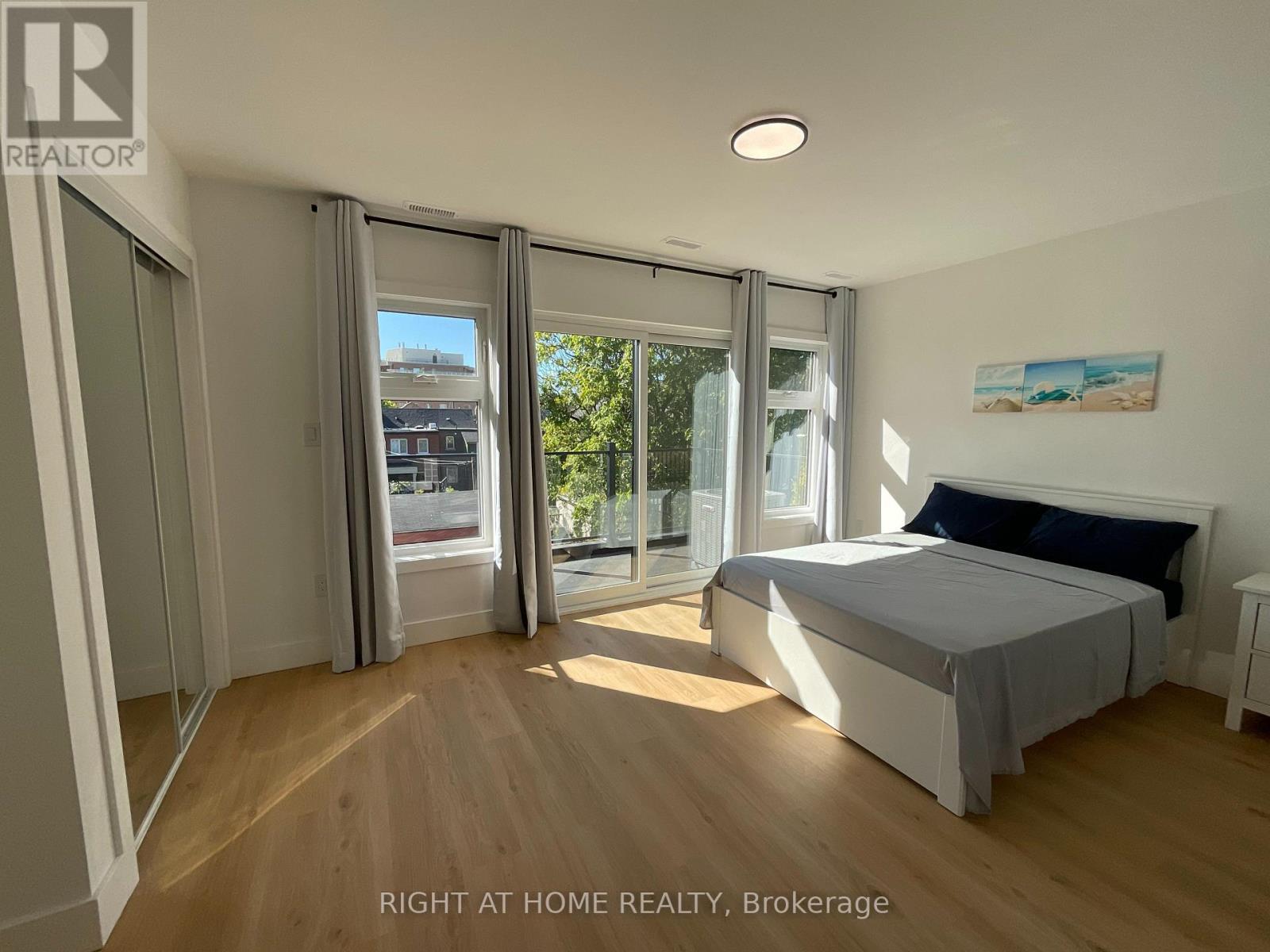674 Manning Avenue W, Toronto, Ontario  M6G 2W4 - Photo 36 - C12463307