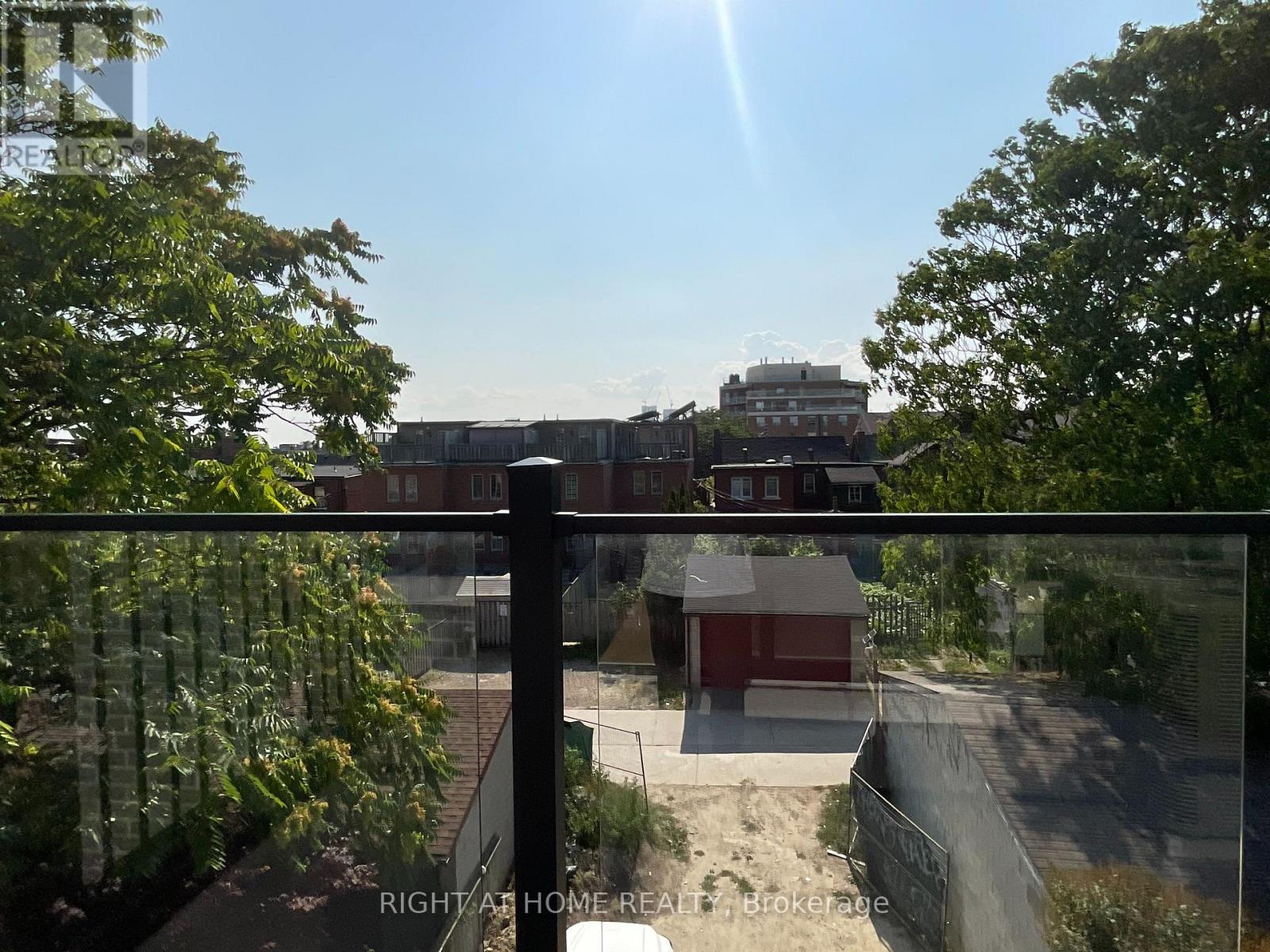 674 Manning Avenue W, Toronto, Ontario  M6G 2W4 - Photo 37 - C12463307