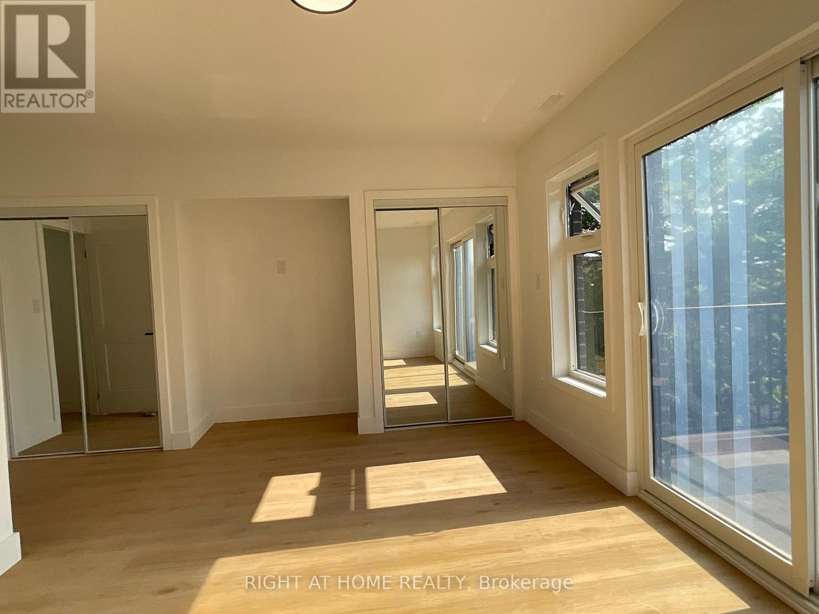 674 Manning Avenue W, Toronto, Ontario  M6G 2W4 - Photo 38 - C12463307