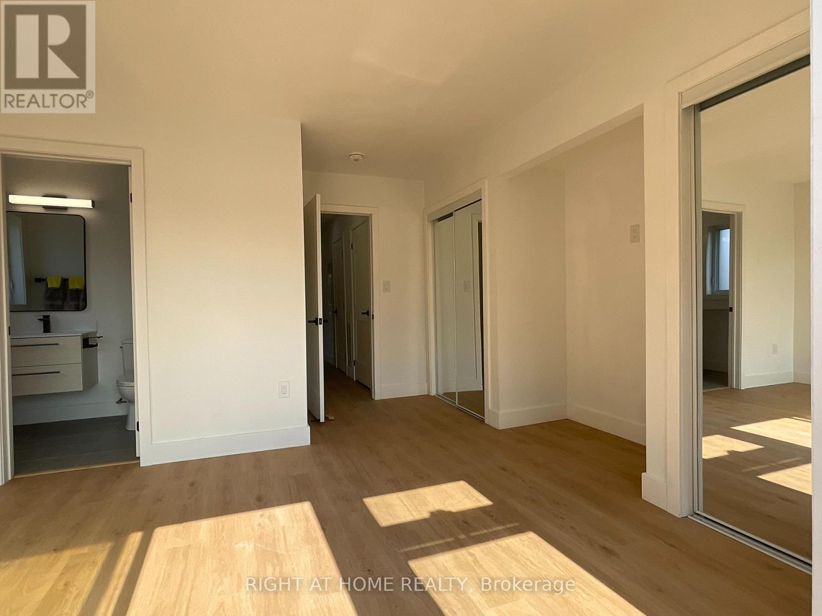 674 Manning Avenue W, Toronto, Ontario  M6G 2W4 - Photo 39 - C12463307