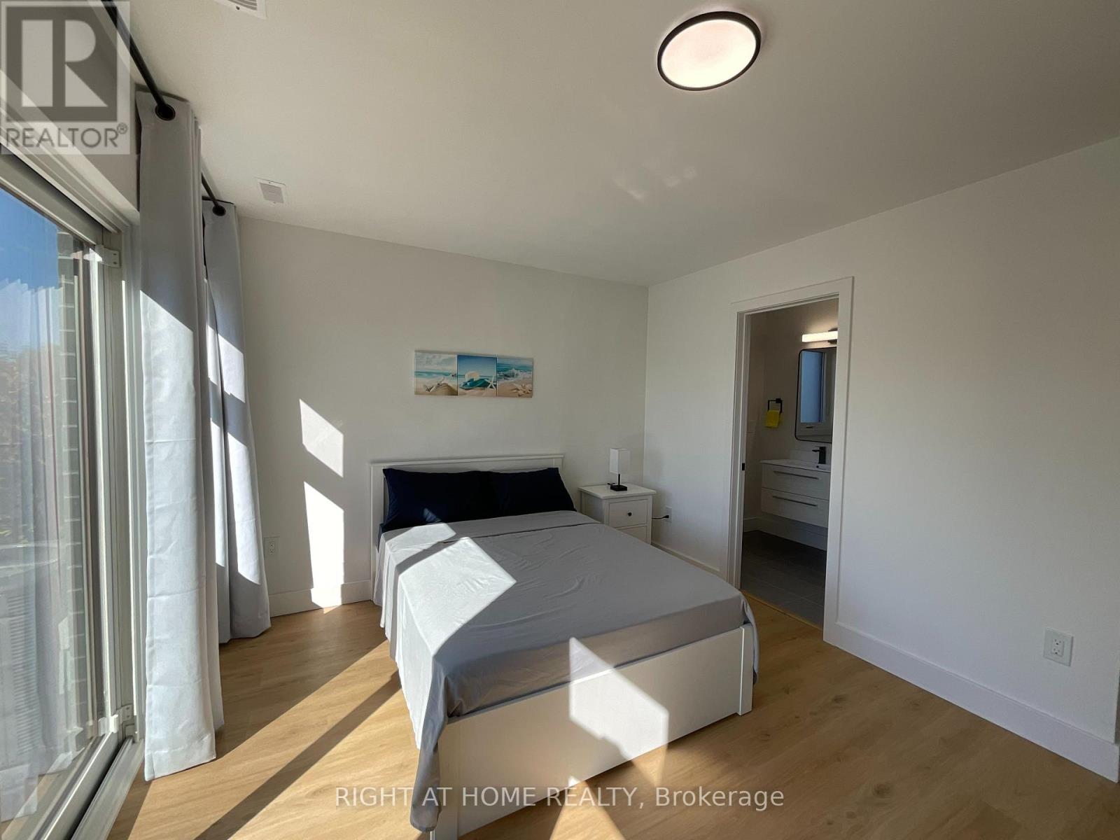674 Manning Avenue W, Toronto, Ontario  M6G 2W4 - Photo 46 - C12463307