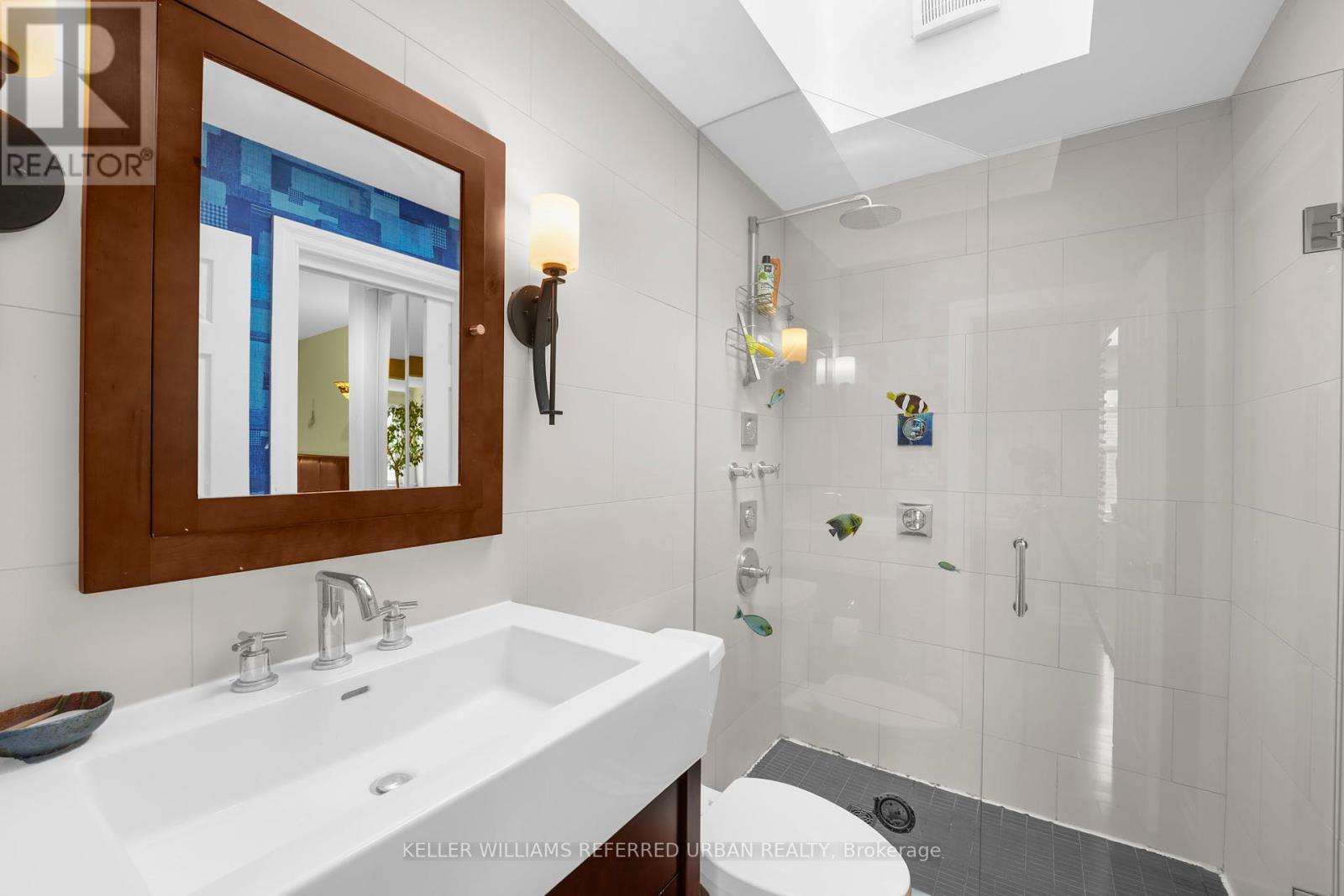 Upper - 240 Cameron Avenue, Toronto, Ontario  M2N 1E7 - Photo 11 - C12463322