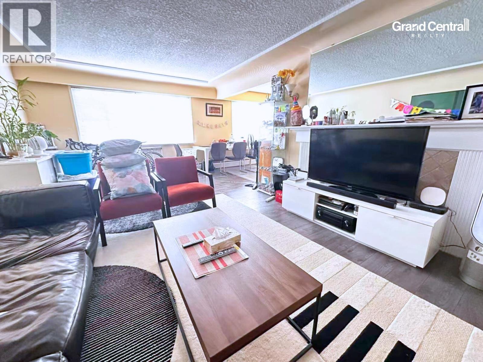 8692 French Street, Vancouver, British Columbia  V6P 4W6 - Photo 4 - C8072994