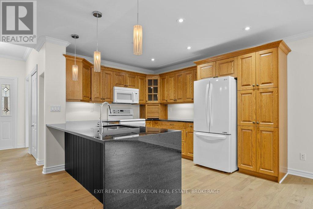 71 Mccabe Street, Greater Napanee, Ontario  K7R 0A5 - Photo 9 - X12463401