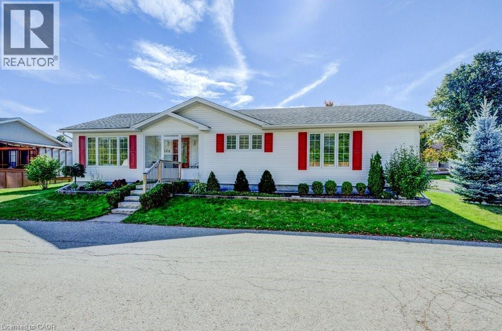 128 Wesley Crescent, Waterloo, Ontario  N2J 4G8 - Photo 2 - 40776689