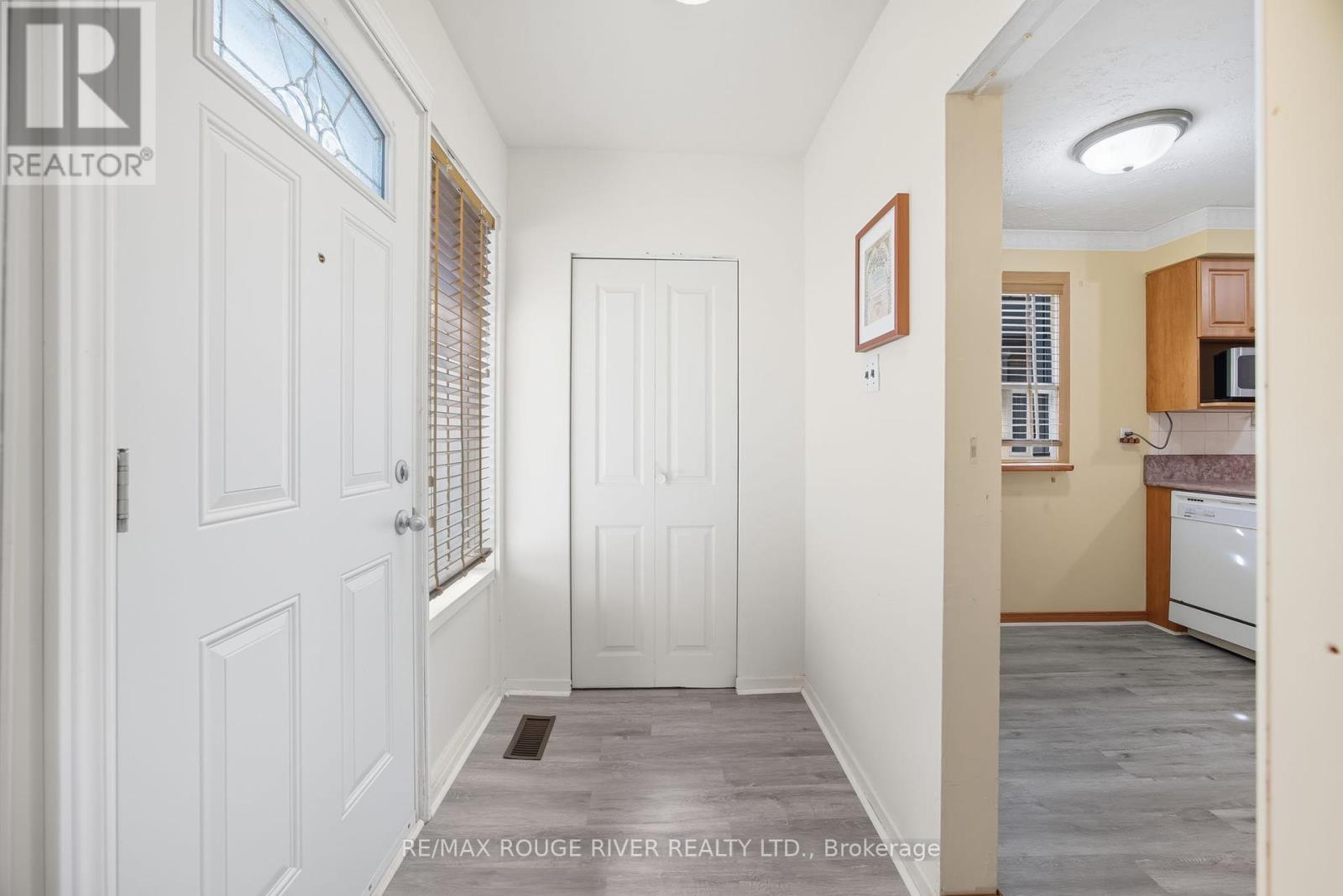 412 Brimorton Drive, Toronto, Ontario  M1H 2E3 - Photo 4 - E12463161