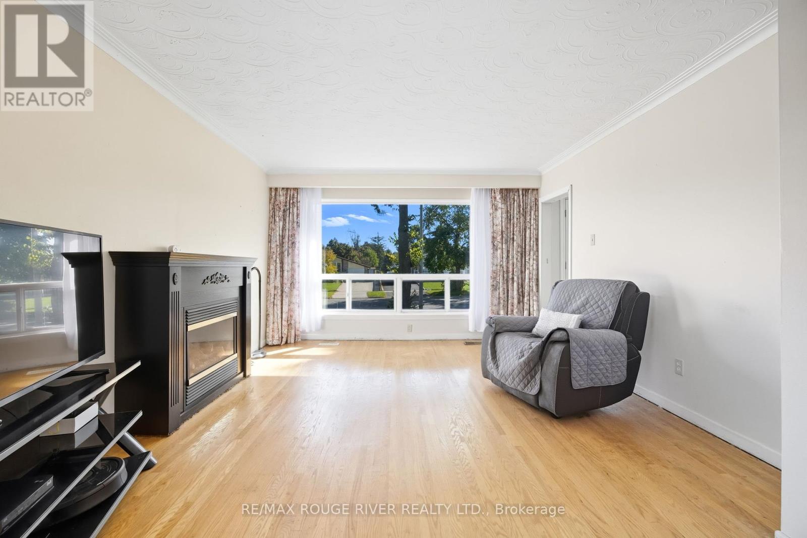 412 Brimorton Drive, Toronto, Ontario  M1H 2E3 - Photo 5 - E12463161