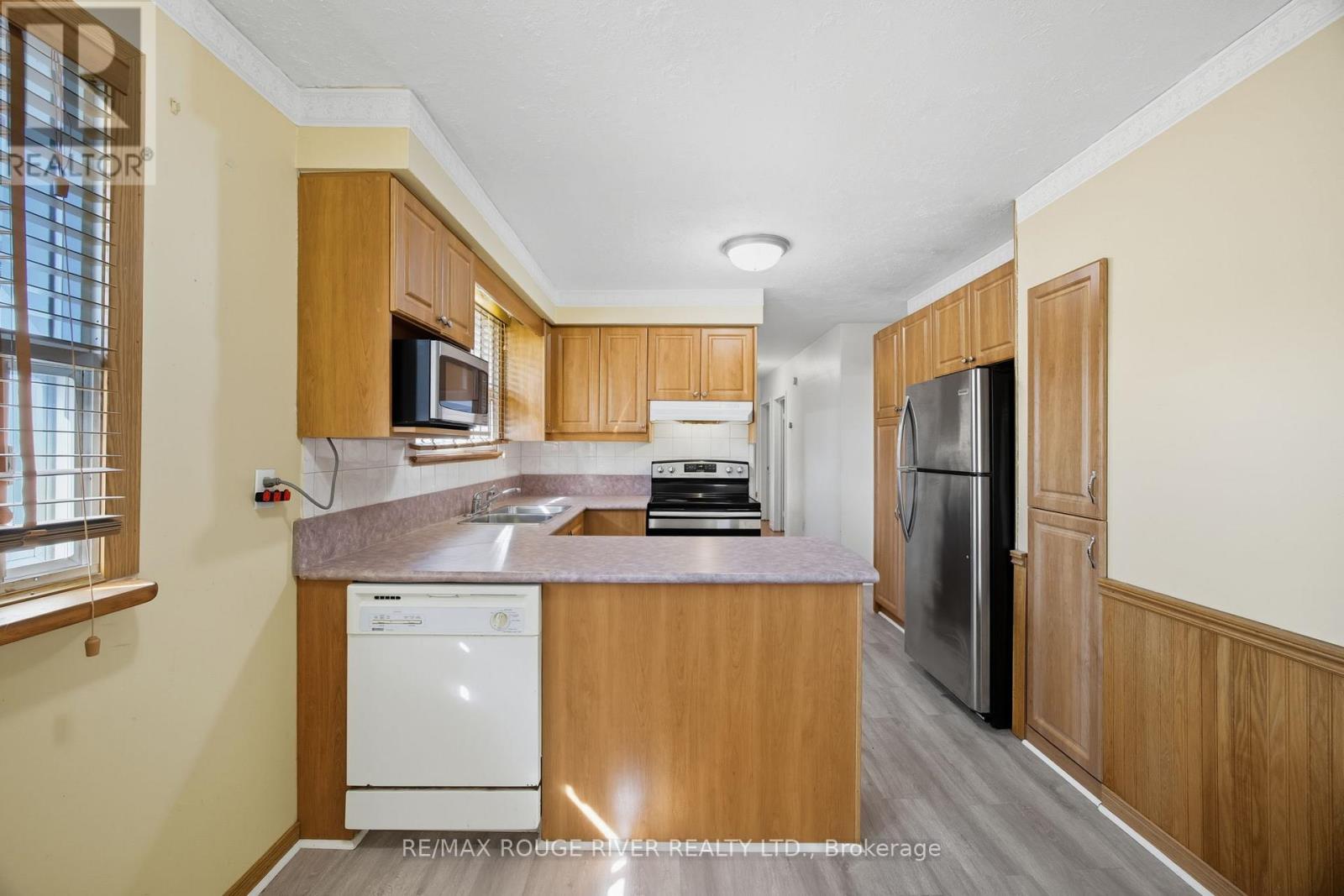 412 Brimorton Drive, Toronto, Ontario  M1H 2E3 - Photo 7 - E12463161