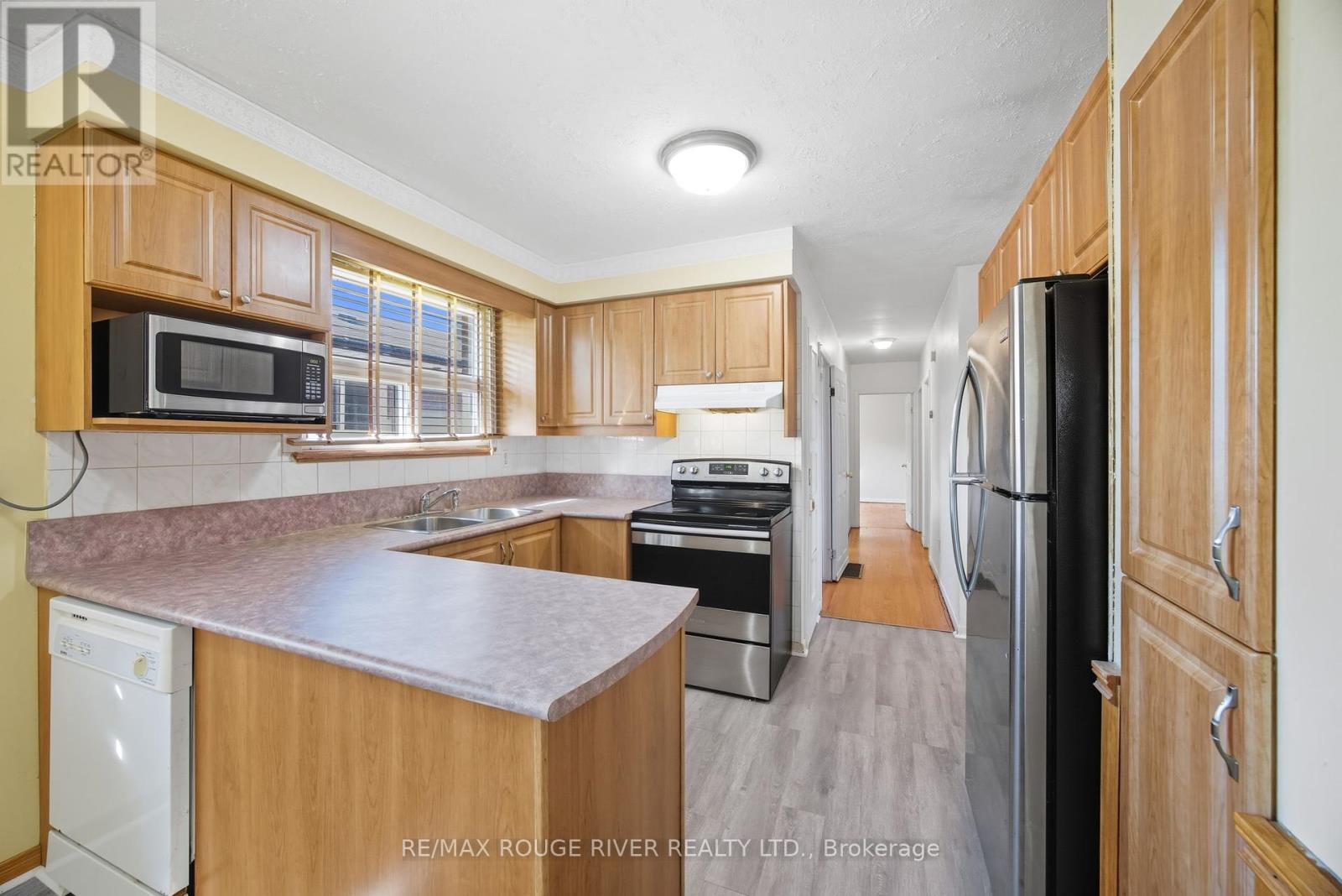 412 Brimorton Drive, Toronto, Ontario  M1H 2E3 - Photo 8 - E12463161