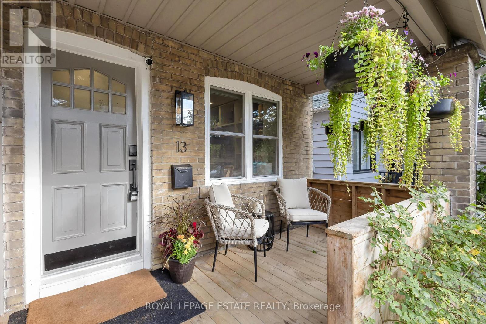 13 Eastdale Avenue, Toronto, Ontario  M4C 4Z8 - Photo 1 - E12463163