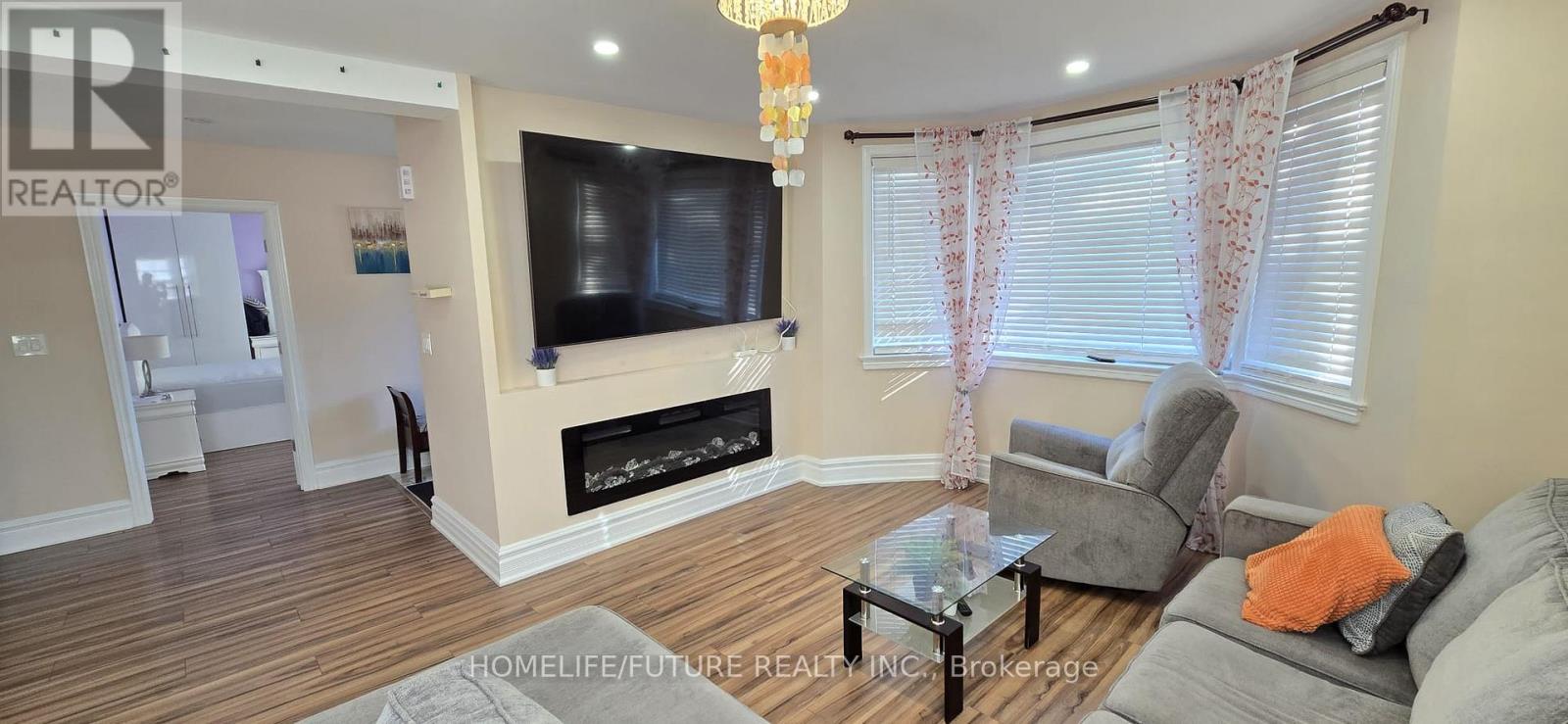 52 Falaise Road, Toronto, Ontario  M1E 3B8 - Photo 4 - E12463195