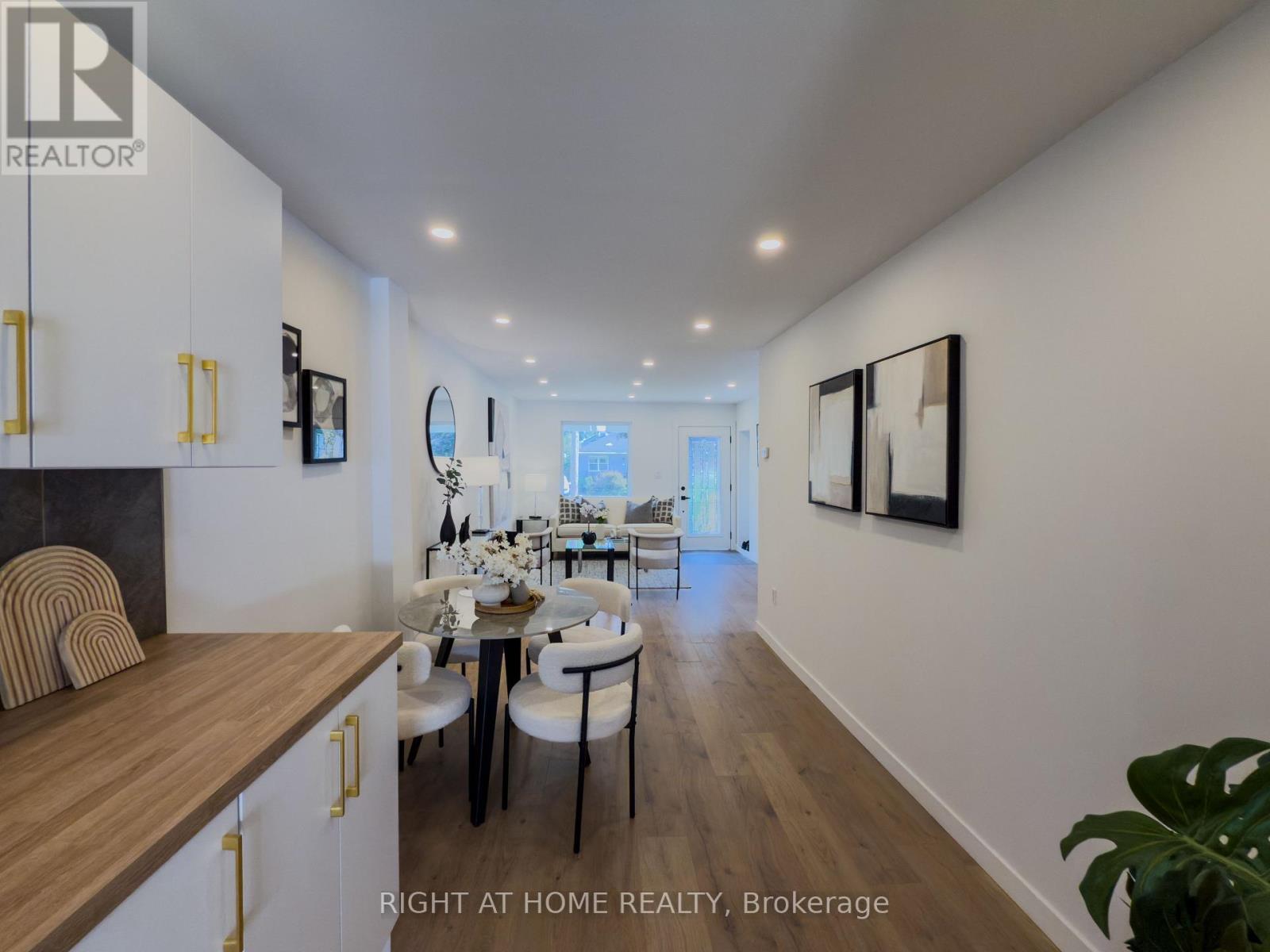 32 Brenton Street, Toronto, Ontario  M4B 1C9 - Photo 7 - E12463219