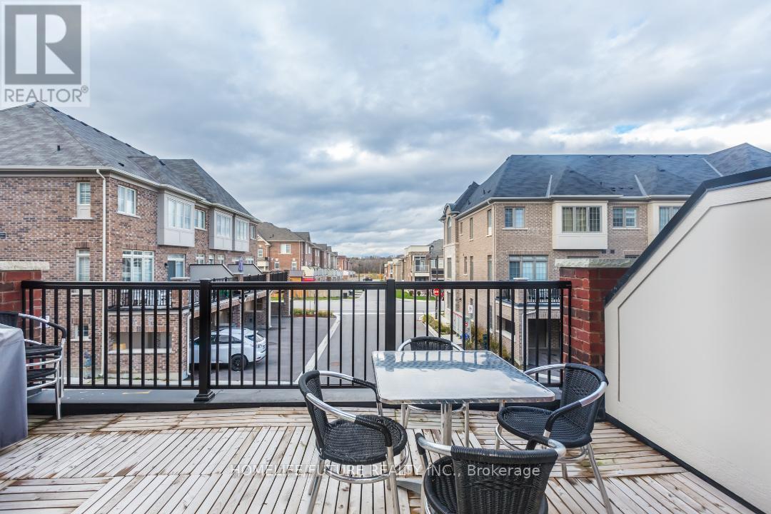 15 Sharbot Lane, Markham, Ontario  L6E 0S7 - Photo 8 - N12463139