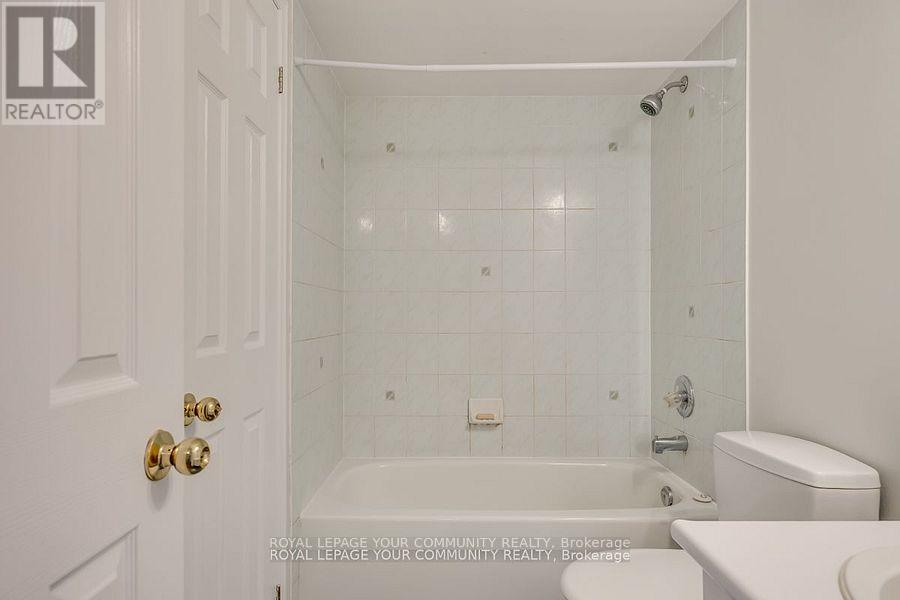 138 Melville Avenue, Vaughan, Ontario  L6A 1Y9 - Photo 13 - N12463148