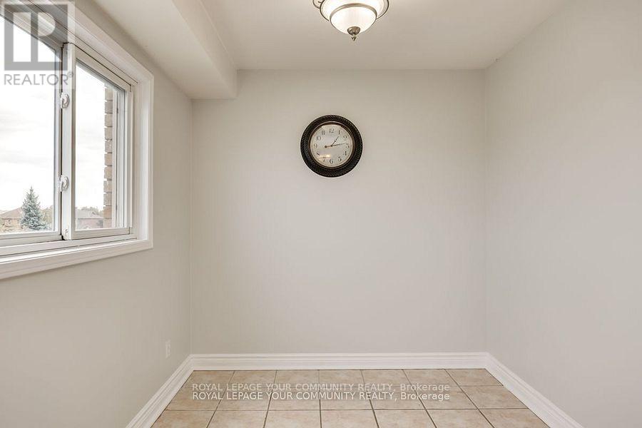 138 Melville Avenue, Vaughan, Ontario  L6A 1Y9 - Photo 7 - N12463148