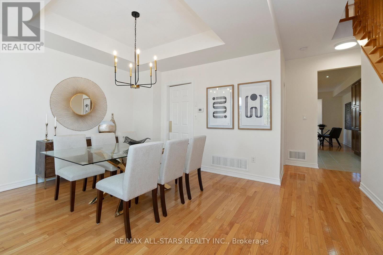 40 Betty Roman Boulevard, Markham, Ontario  L6C 0A5 - Photo 9 - N12463149