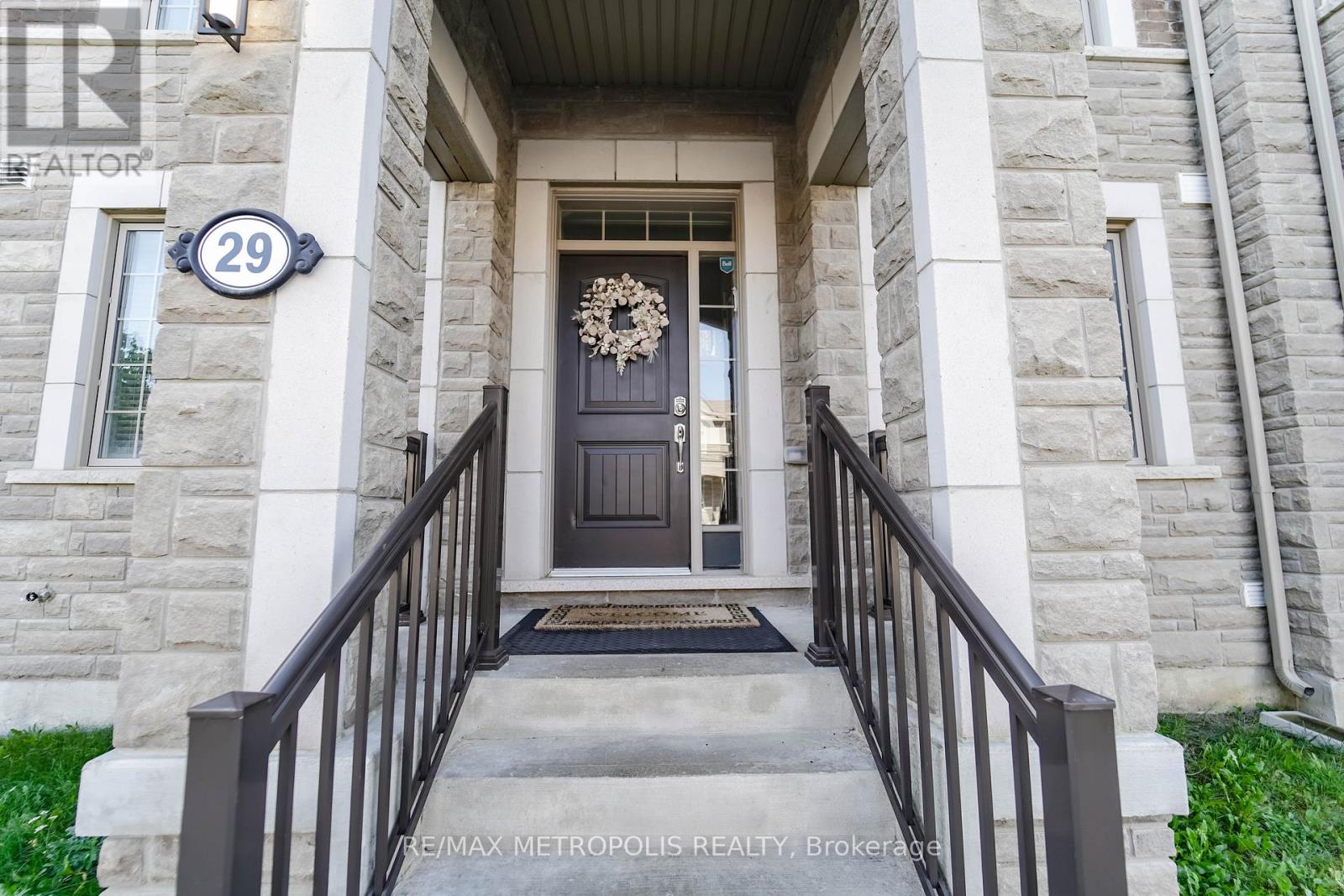 29 Casely Drive, Richmond Hill, Ontario  L4S 0K3 - Photo 3 - N12463167
