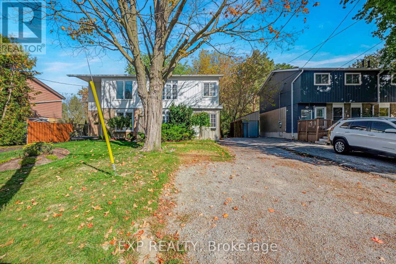 681 Elgin Street, Newmarket, Ontario  L3Y 3B5 - Photo 2 - N12463169