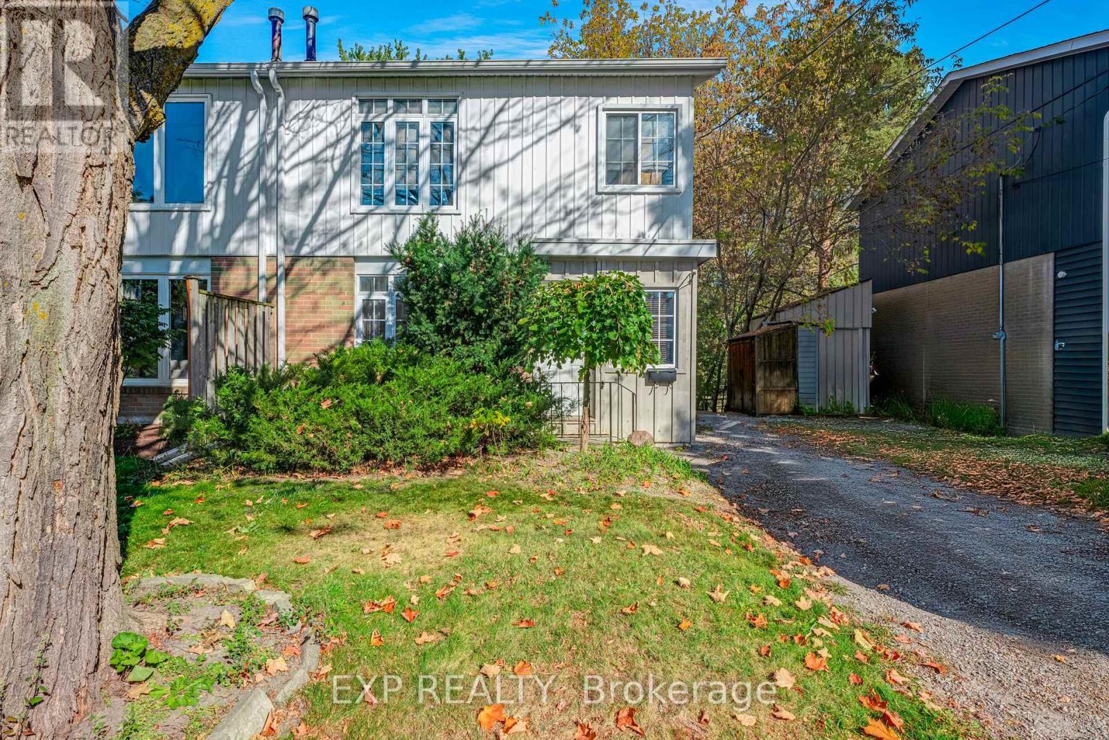681 Elgin Street, Newmarket, Ontario  L3Y 3B5 - Photo 3 - N12463169