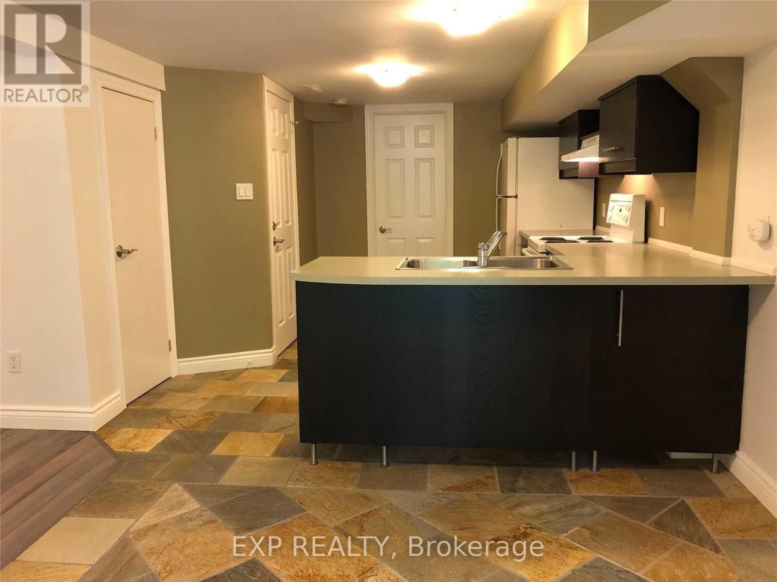 681 Elgin Street, Newmarket, Ontario  L3Y 3B5 - Photo 31 - N12463169
