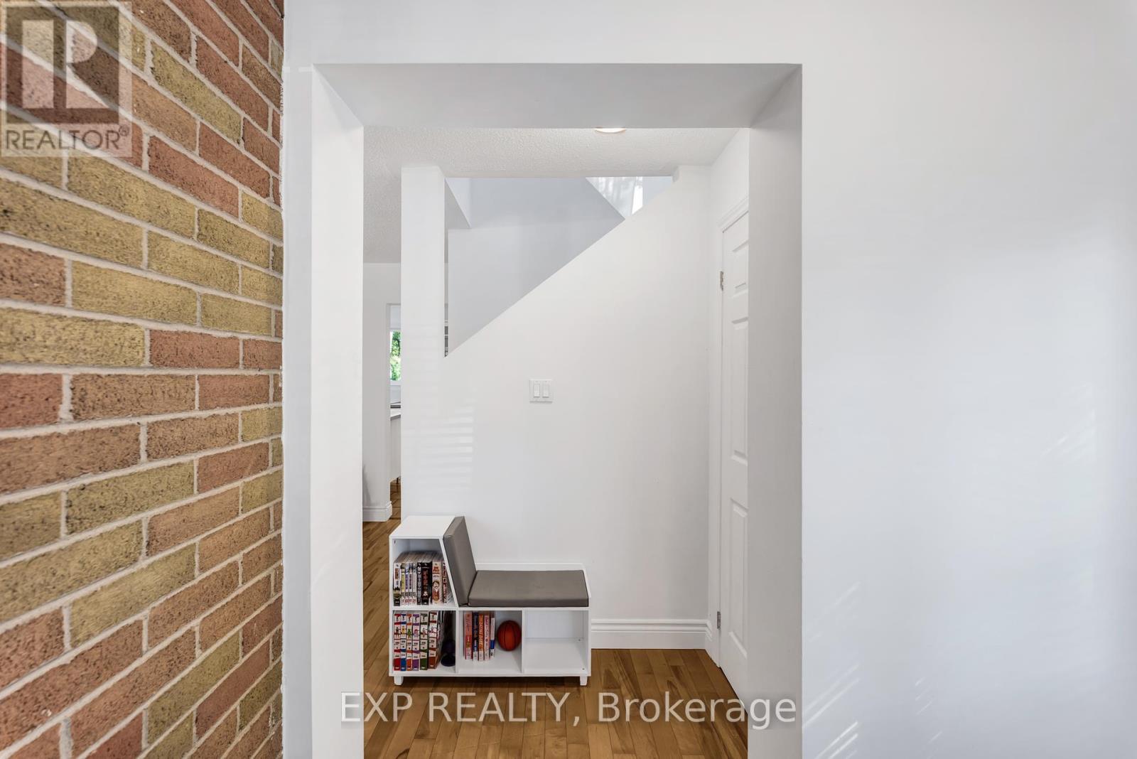 681 Elgin Street, Newmarket, Ontario  L3Y 3B5 - Photo 5 - N12463169