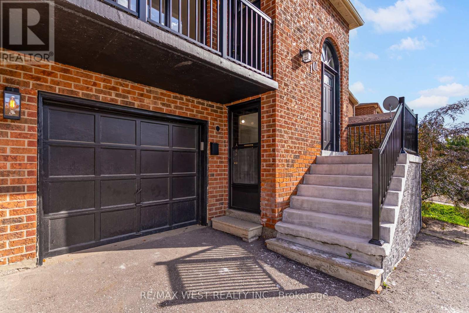 101 Tall Grass Trail, Vaughan, Ontario  L4L 3J3 - Photo 3 - N12463171
