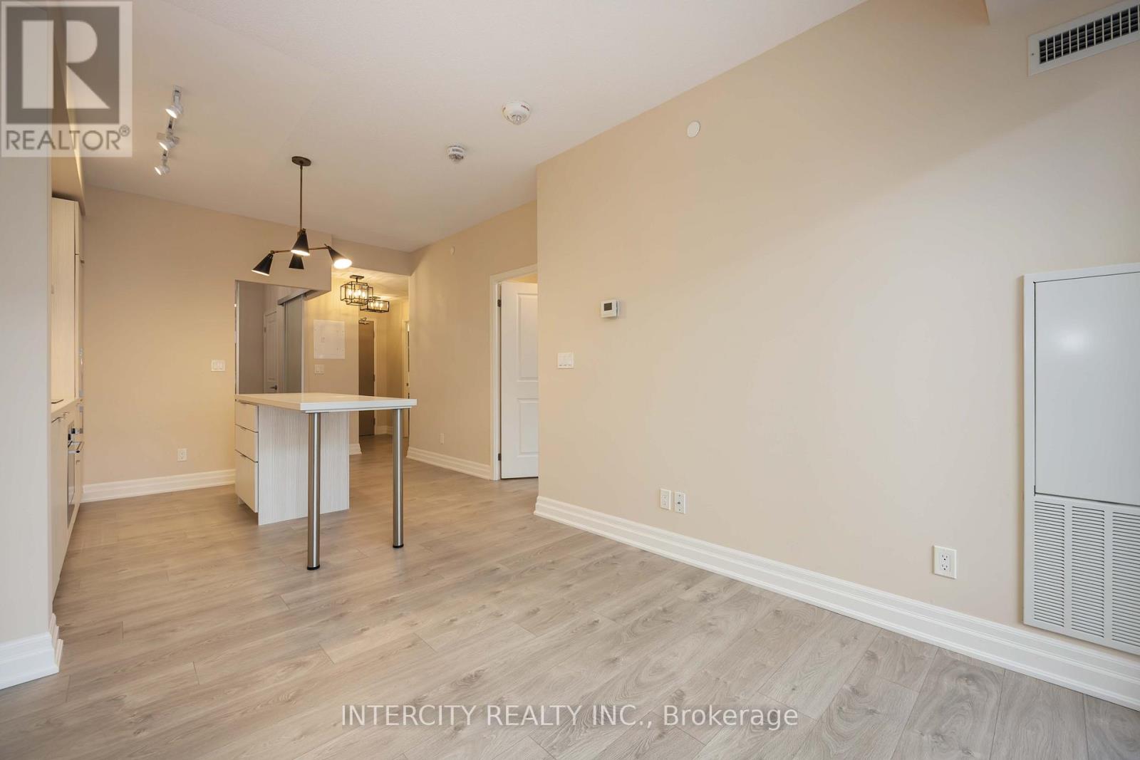 802 - 10 Rouge Valley Drive, Markham, Ontario  L6G 0G9 - Photo 8 - N12463199