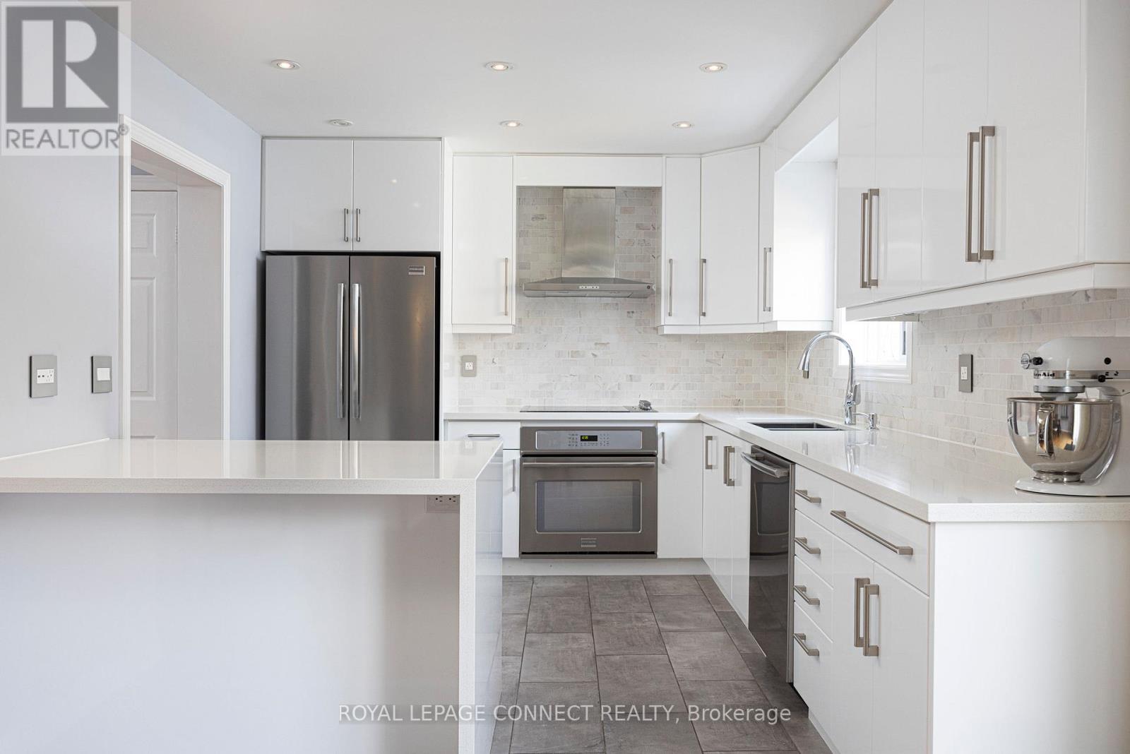 68 Park Place Drive, Markham, Ontario  L6E 1S2 - Photo 7 - N12463217