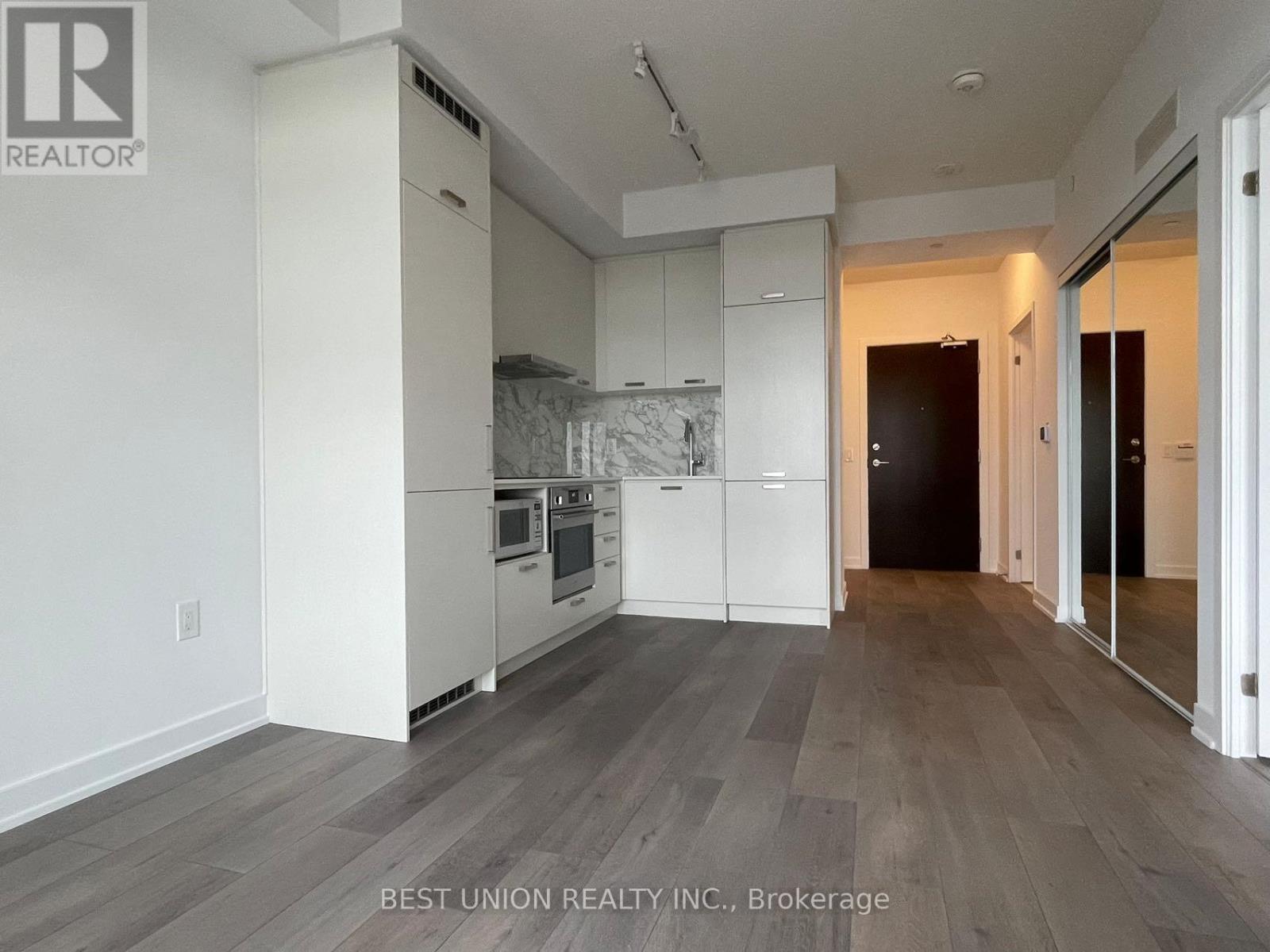 1715 - 38 Honeycrisp Crescent, Vaughan, Ontario  L4K 0M7 - Photo 4 - N12463271
