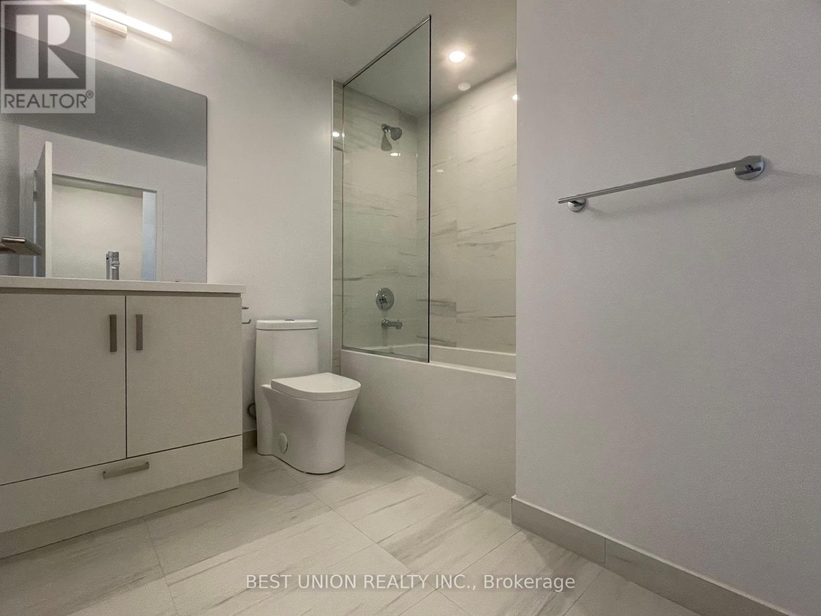 1715 - 38 Honeycrisp Crescent, Vaughan, Ontario  L4K 0M7 - Photo 7 - N12463271
