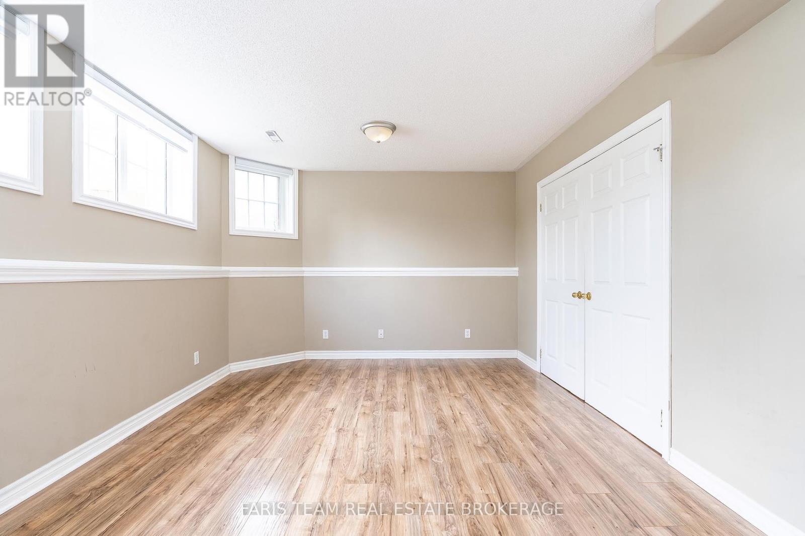 46 Kell Place, Barrie, Ontario  L4N 9K5 - Photo 27 - S12463239