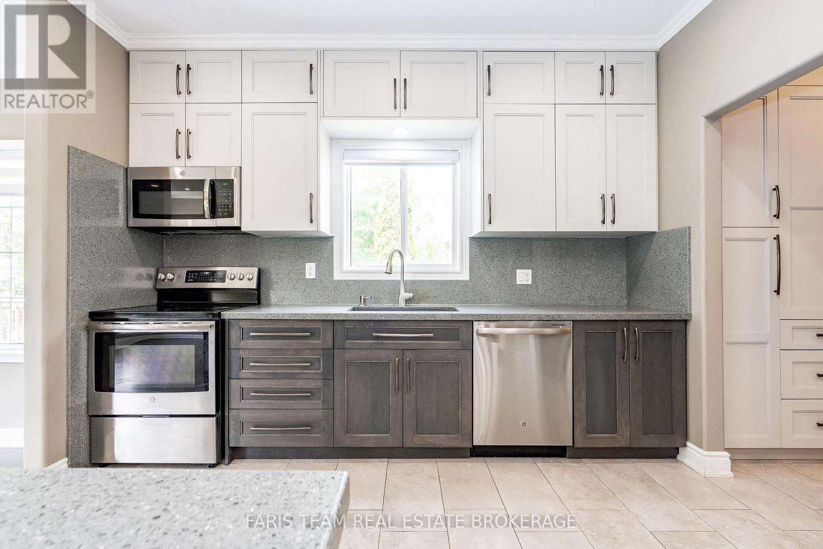 46 Kell Place, Barrie, Ontario  L4N 9K5 - Photo 8 - S12463239