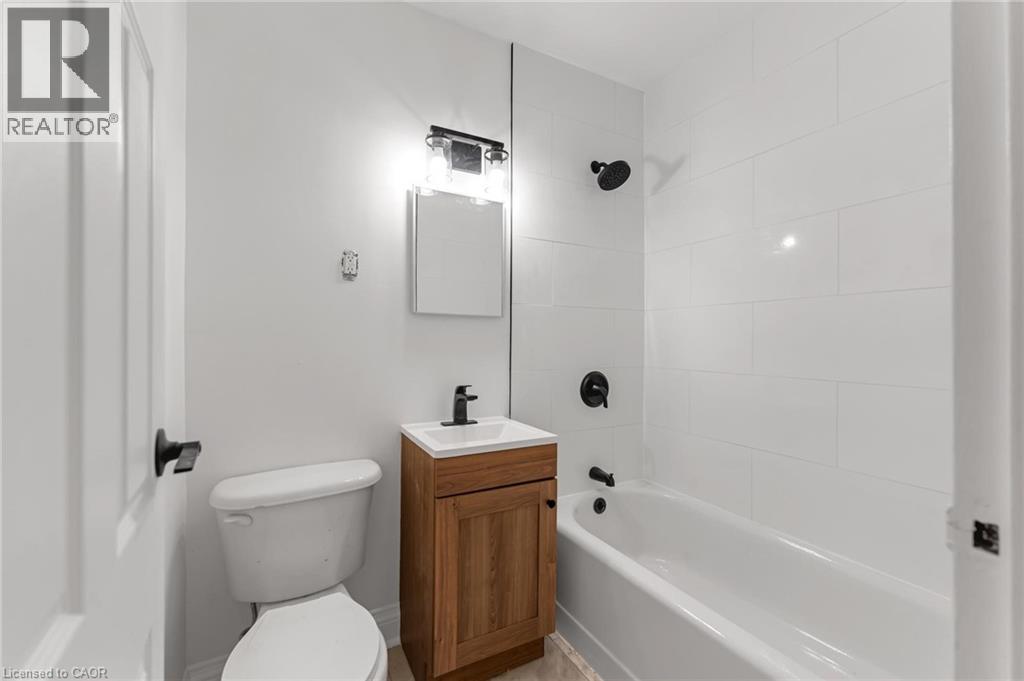 57 Mericourt Road Unit# 3, Hamilton, Ontario  L8S 2N5 - Photo 6 - 40779330