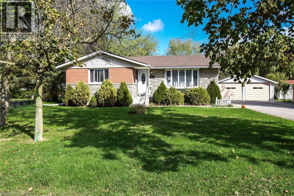 725 CROSS Street W, Dunnville, Ontario
